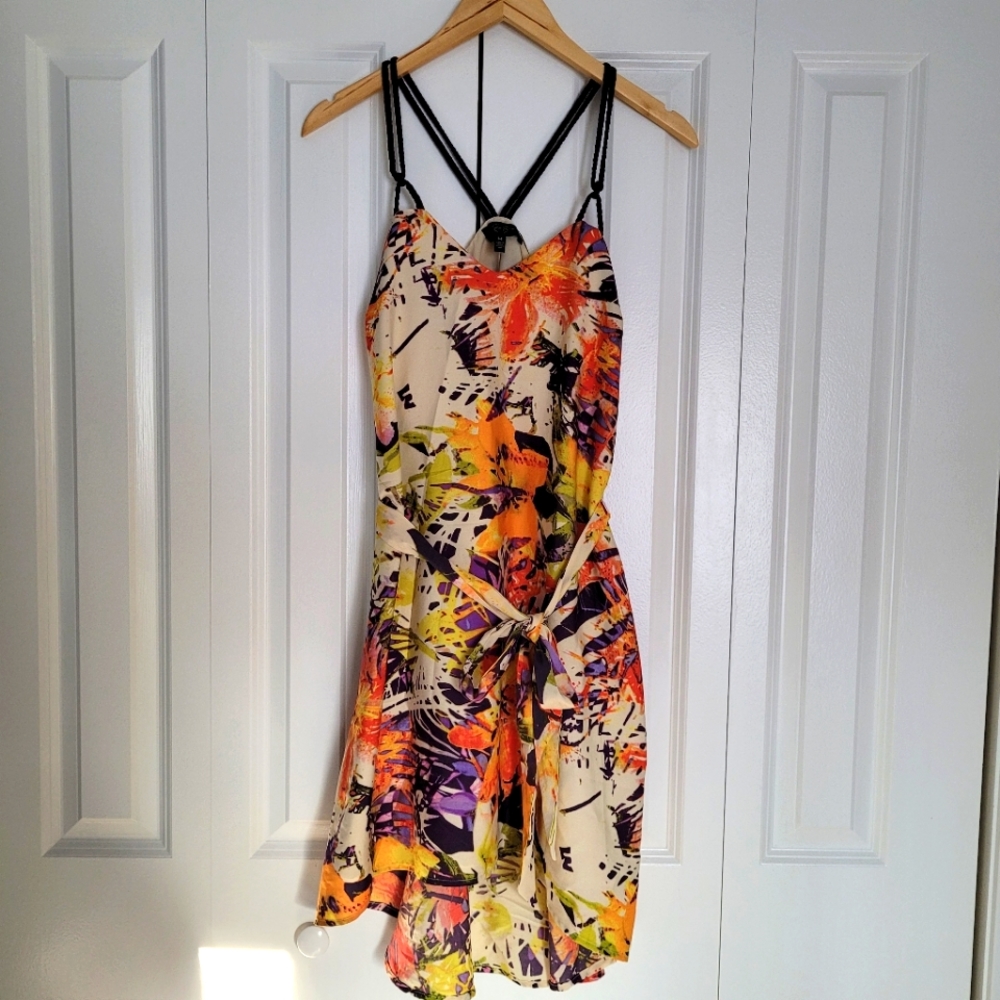 Jessica Simpson dress size M